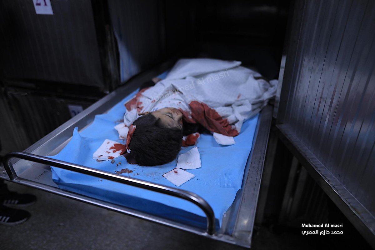 Sözün bittiği yer...
Siyonist İsrail yine bir çocuğu şehit etti...
📍 Gazze - Filistin