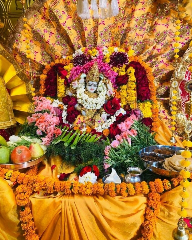 baglamukhipuja's tweet photo. माता बगलामुखी शत्रुओं की वाणी एवं बुद्धि को ही कुंठित कर देती है, जिससे शत्रु आपके प्रति षड्यंत्र नहीं कर पाते हैं। https://t.co/yvnhogobL1