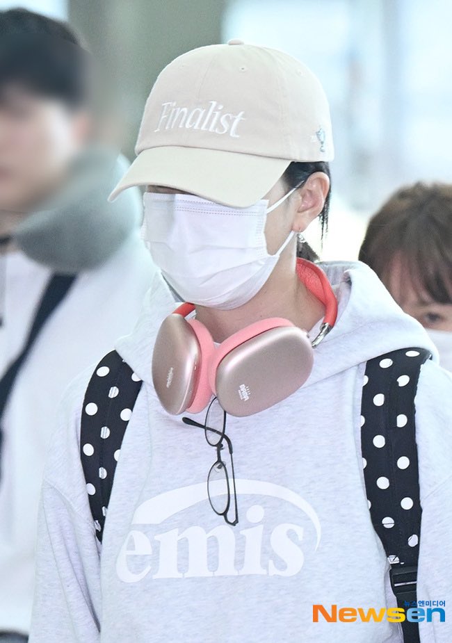 bin_x22's tweet photo. 효주언니 출국! 잘다녀와용~💕💕 https://t.co/i73KPRrXn1