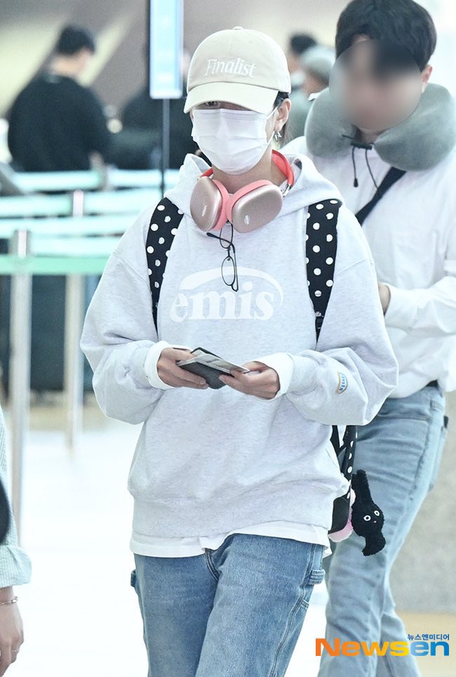 bin_x22's tweet photo. 효주언니 출국! 잘다녀와용~💕💕 https://t.co/i73KPRrXn1
