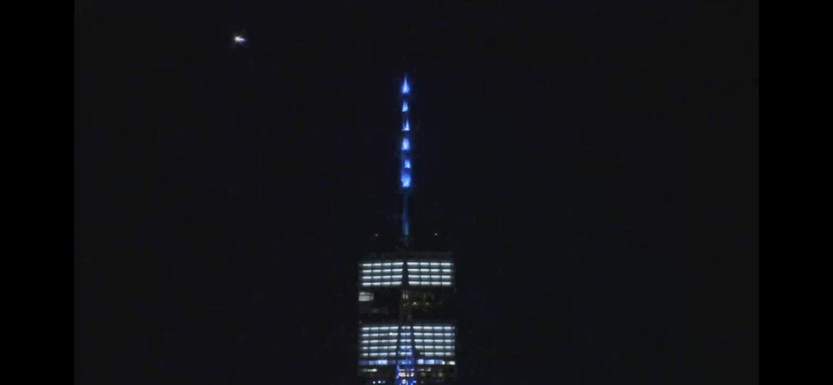 #NYC is looking beautiful in turquoise tonight for #LungCancerActionWeek to raise awareness and inspire action to defeat the disease!