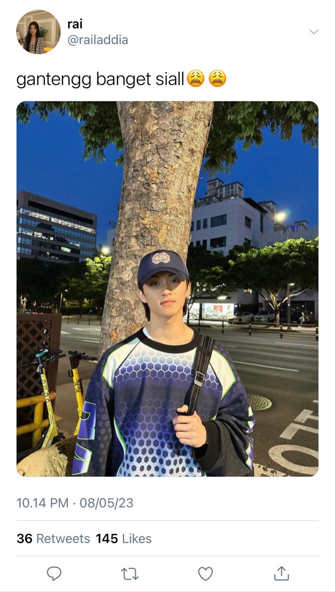amourdejune's tweet photo. #RaGia when they are โsaling pujiโ couple
mark lee one tweet au https://t.co/xA9sILOknR