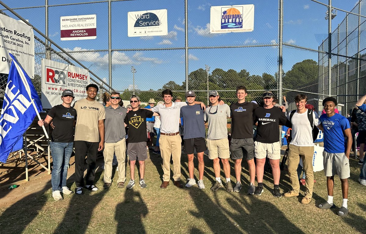 DreherBaseball's tweet photo. Thank you to all of our amazing alumni for joining us at the game tonight! We love having you back at memorial. #Devil4life #Hornsup @dreherathletics @DreherHigh @dreherbooster https://t.co/7wAZjxcOzN