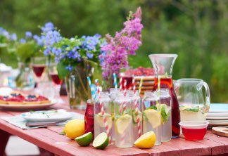 All right Eagle families! We need your help to throw an end of year picnic for our amazing teachers! This last Wonderful Wednesday is happening on Wednesday 5/17. Sign up below

m.signupgenius.com/#!/showSignUp/…