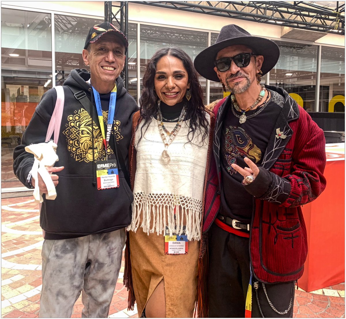 aterciopelados's tweet photo. Desde el @BIMEnet_  con  Dania y @rocopachukote  #PazYBaile https://t.co/LvkuNgeZQn