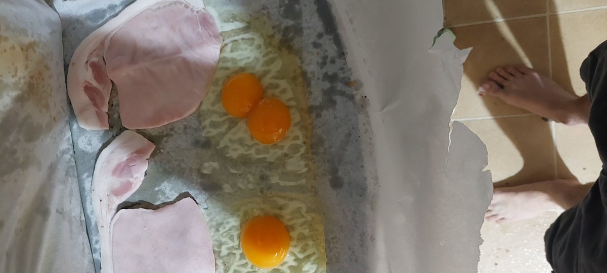 NotUzay's tweet photo. @anicedragon I rate this a double yoke https://t.co/U3vAJbgGAD
