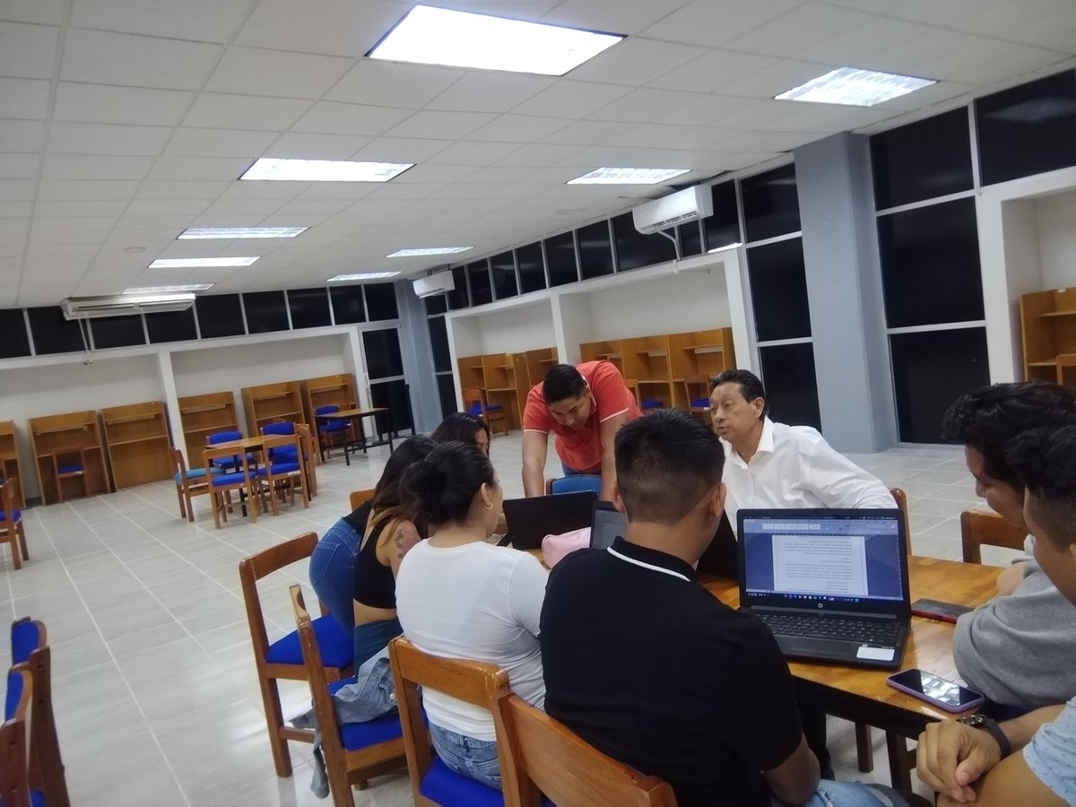 #Educación En algunos casos los mejores alumnos no son aquellos que tienen todos los recursos y el tiempo para lograr sus metas sino son aquellos que saben administrar su tiempo y los recursos financieros que obtienen por su trabajo en el sector productivo para costear su carrera