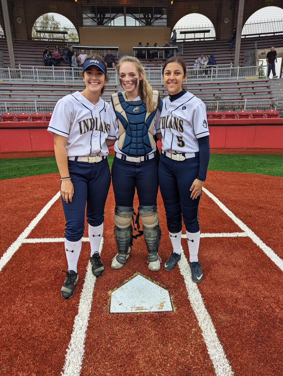 copley_softball's tweet photo. Don't forget to come support our Seniors on Friday!!! Copley vs Highland. Seniors will walk at 4:30!!! Sammy, Katie and Sophia! https://t.co/baEqUARs3n