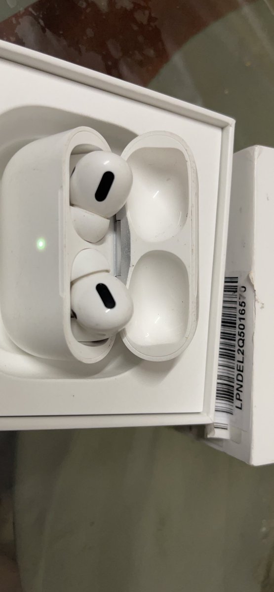 shashankag07's tweet photo. @JeffBezos @AmazonHelp @AppleSupport @PiyushGoyalOffc @consaff @jagograhakjag Fake apple airpods2 delivered by amazon’s seller with order 407-4963900-2178739. Please cancel license of this seller - GST Registration No: 06AALCA0171E1Z3 https://t.co/A3RycKuFzf