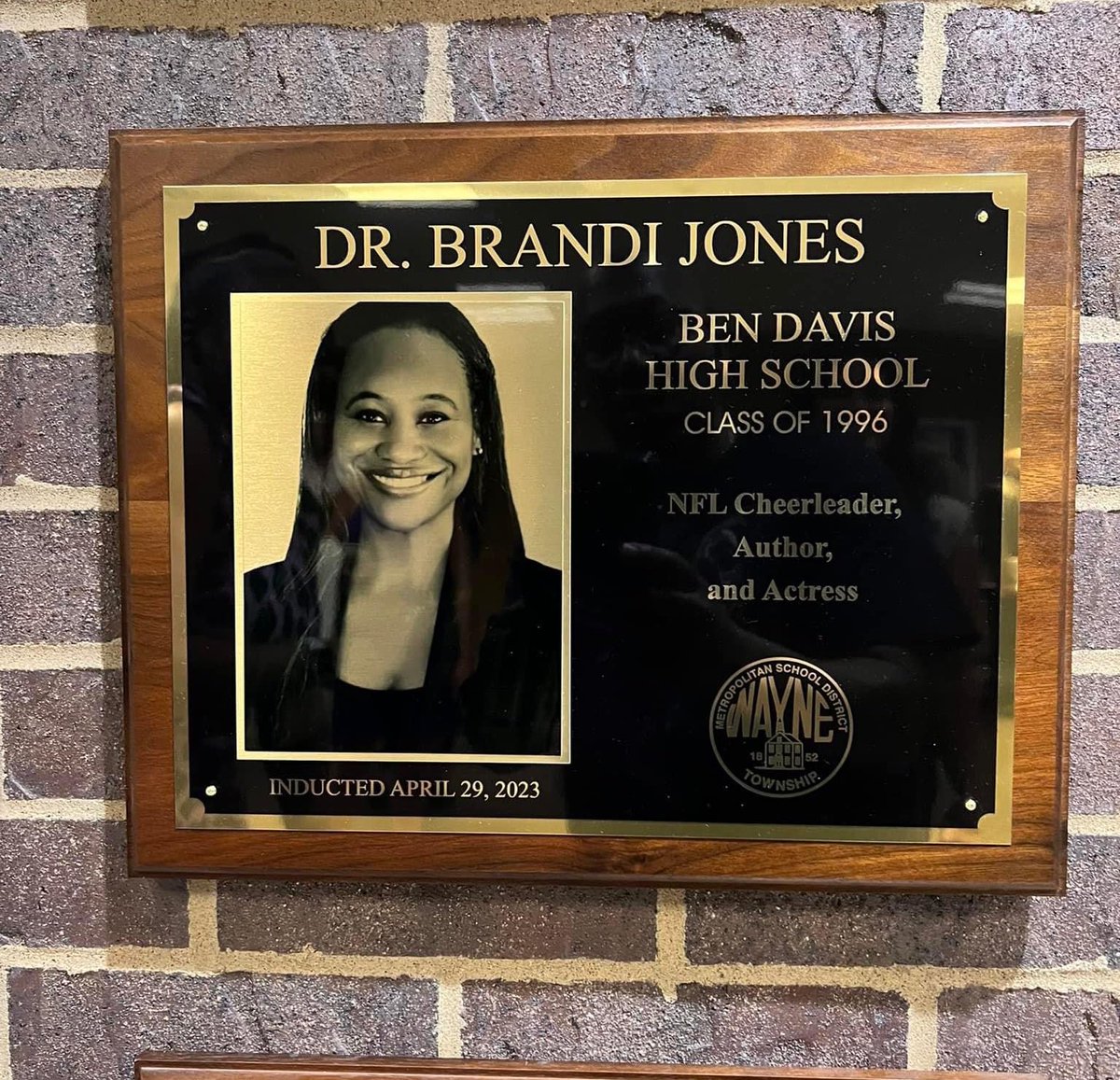 Those Jones Girls! Congrats to my niece Jordyn Jones for winning 1st place (IHSPA) for column writing. Congrats again to my sister Dr. Brandi Jones for being inducted on the BD Alumni Wall of Fame! #wearewayne <a href="/WayneTwpSchools/">We Are Wayne</a> <a href="/BenDavisHS/">Ben Davis High School</a>