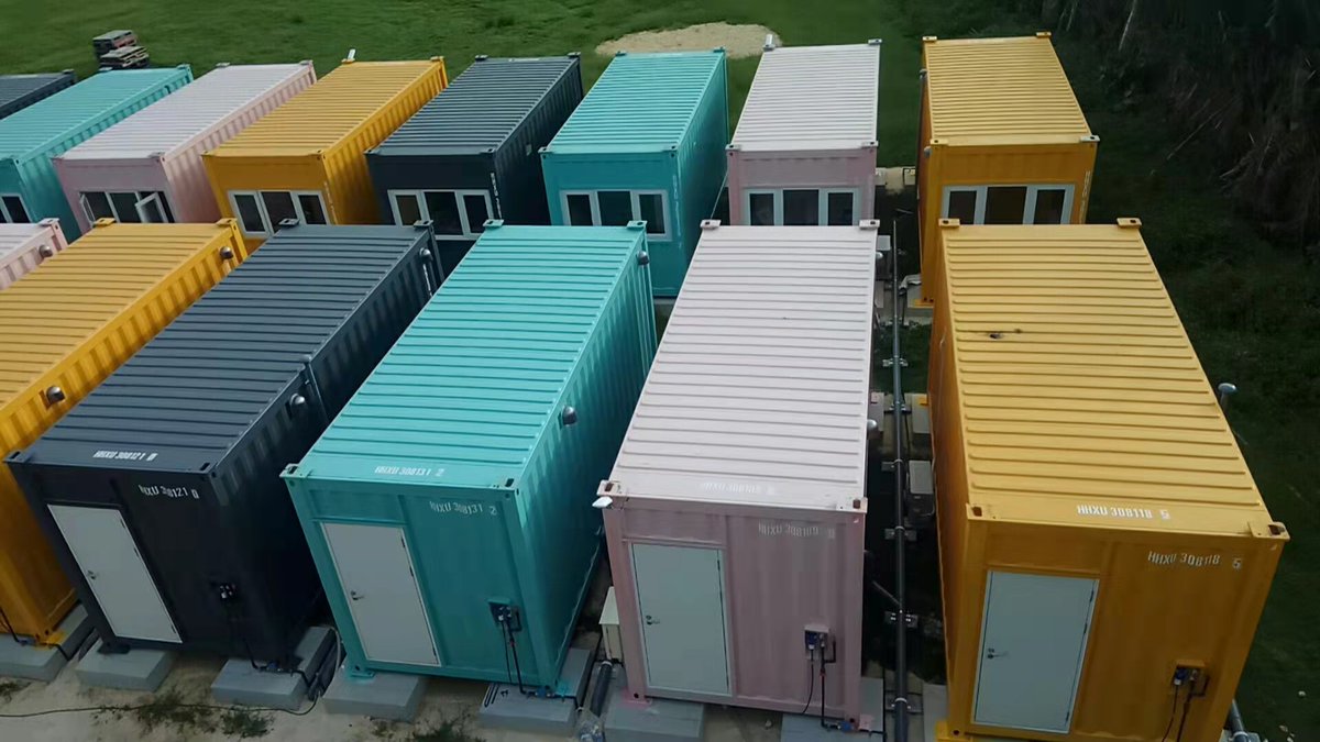 rjcontainer2017's tweet photo. コンテナハウス　用途いろいろ
随時「代理店」募集中～！
自社工場で製造のため、高品質の製品を低価格で提供可能！ https://t.co/27z0XVSw37