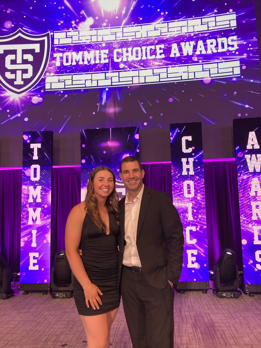 Coach_Caruso's tweet photo. #Fam! 🔥🌙 at Tommie Choice Awards 😈⚪️⚫️ #Leg24y 🔒

#Faith | #Family | #Football 💟 ✅ https://t.co/aV1mKj09JW