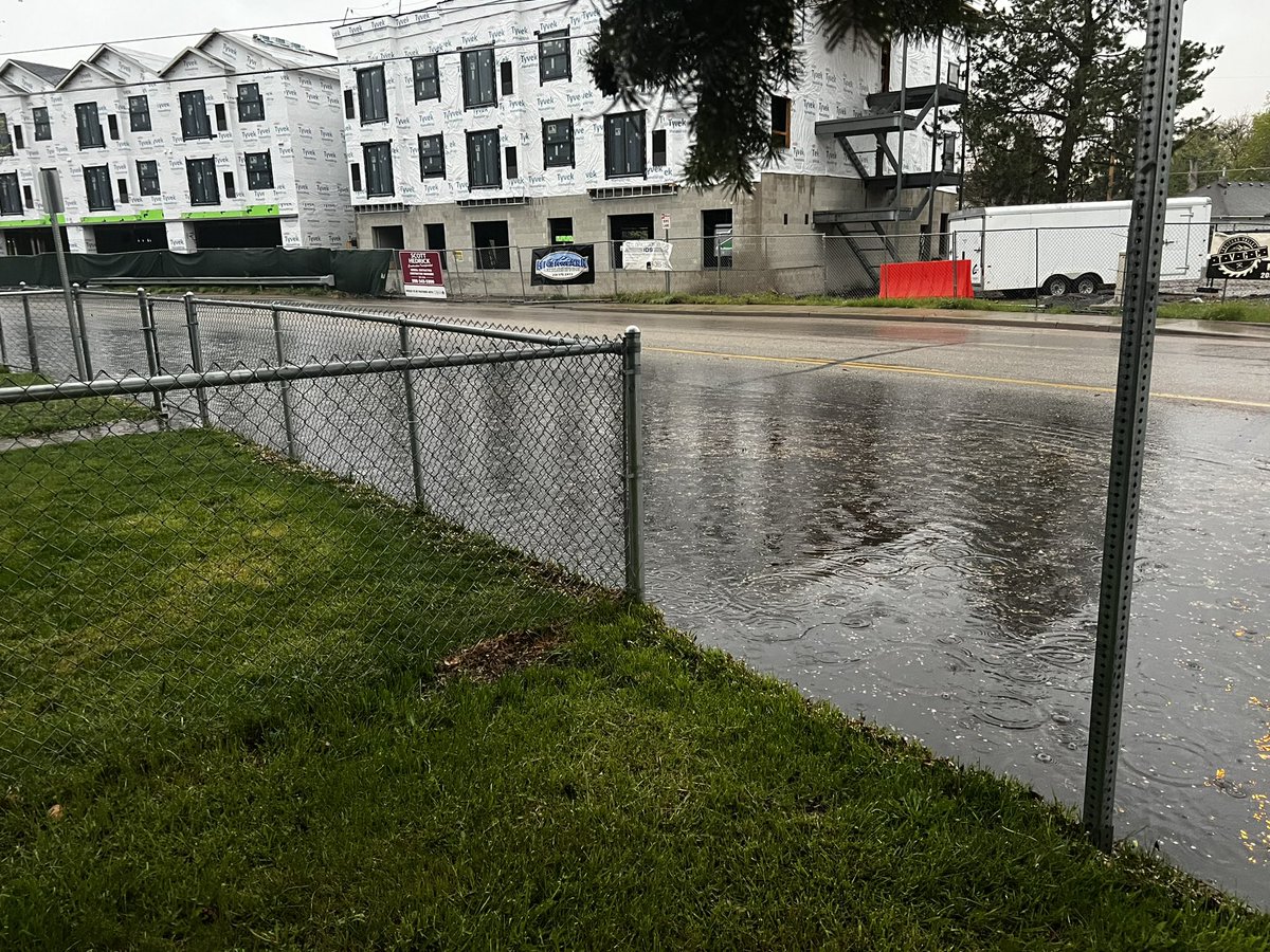 ave_roberts's tweet photo. My house now has a moat, which is kind of cool. https://t.co/75rYJFnRAc