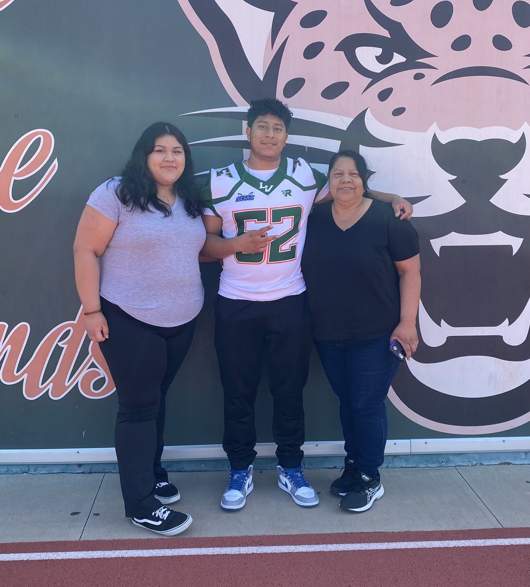 DanielNunez52's tweet photo. Thank you @UlvTom and @CoachMondini for the visit!! Getting ready to make a decision soon https://t.co/1dGYOdH5v3
