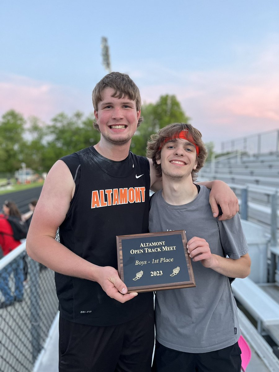 AltamontXCTF's tweet photo. 2023 Altamont Open Meet Champions!
Pictured here are our two seniors @KollmannEric and Dalton Roedl https://t.co/z8zjSbtV93