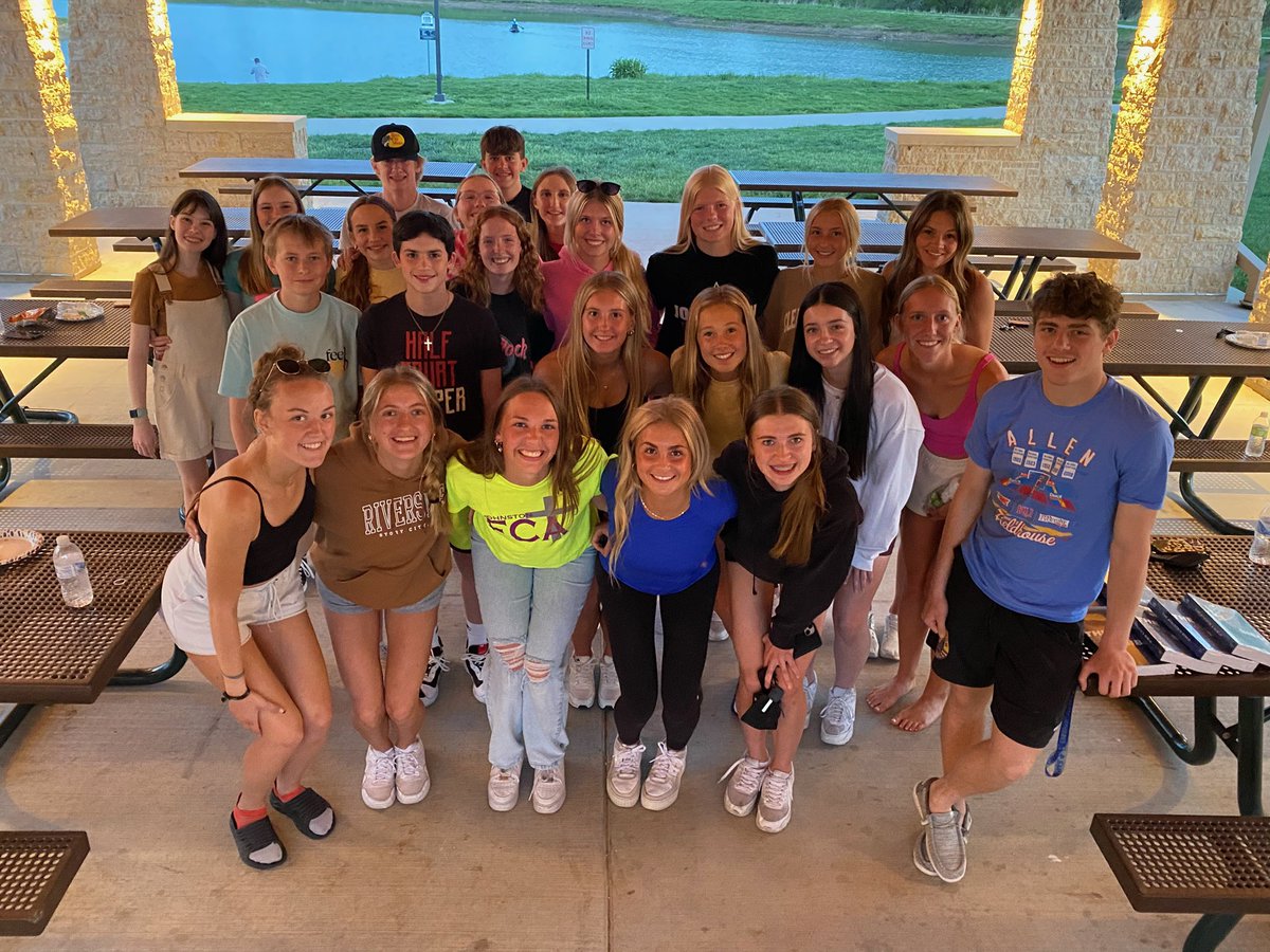 JHS_FCA's tweet photo. Such a great way to end the year! Big thanks to our seniors for sharing their testimonies and to everyone who came. Can’t wait to see what God has in store for this program next year! https://t.co/xdtIxeDnBh