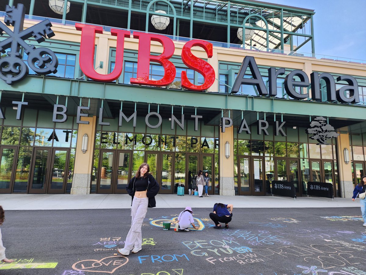 ChristaSimpson's tweet photo. @UBSArena @TXT_bighit Can't wait for tomorrow night!! #TXT_ASM_TOUR_in_NEWYORK https://t.co/zpKcgCybJ5