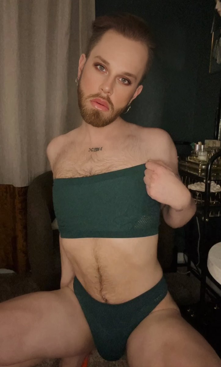 leavingthebodyy's tweet photo. I'm in a funk, so I bought a bouquet of roses and cut 'em up at your doorstep #Femboy #sissy #pussyboy #sissyboy #prettyboy #girlbulge #boycock #daddysboy #daddysprincess #boysinpanties #boysinlingerie #crossdressermakeup #crossdresser #smallpp #boypussy #mascfemboy https://t.co/10N5olzKHn
