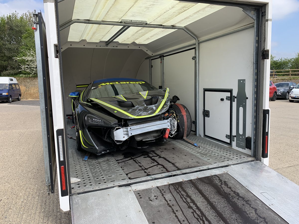 We welcomed this somewhat damaged #McLarenGT4 that Circuit 2 Circuit collected for us into storage.  The McLaren will be in storage until winter when there is time to repair it. Lucky for us, it still rolls on its wheels!
#CoveredCarTransport #RaceCarStorage #PrestigeCarStorage