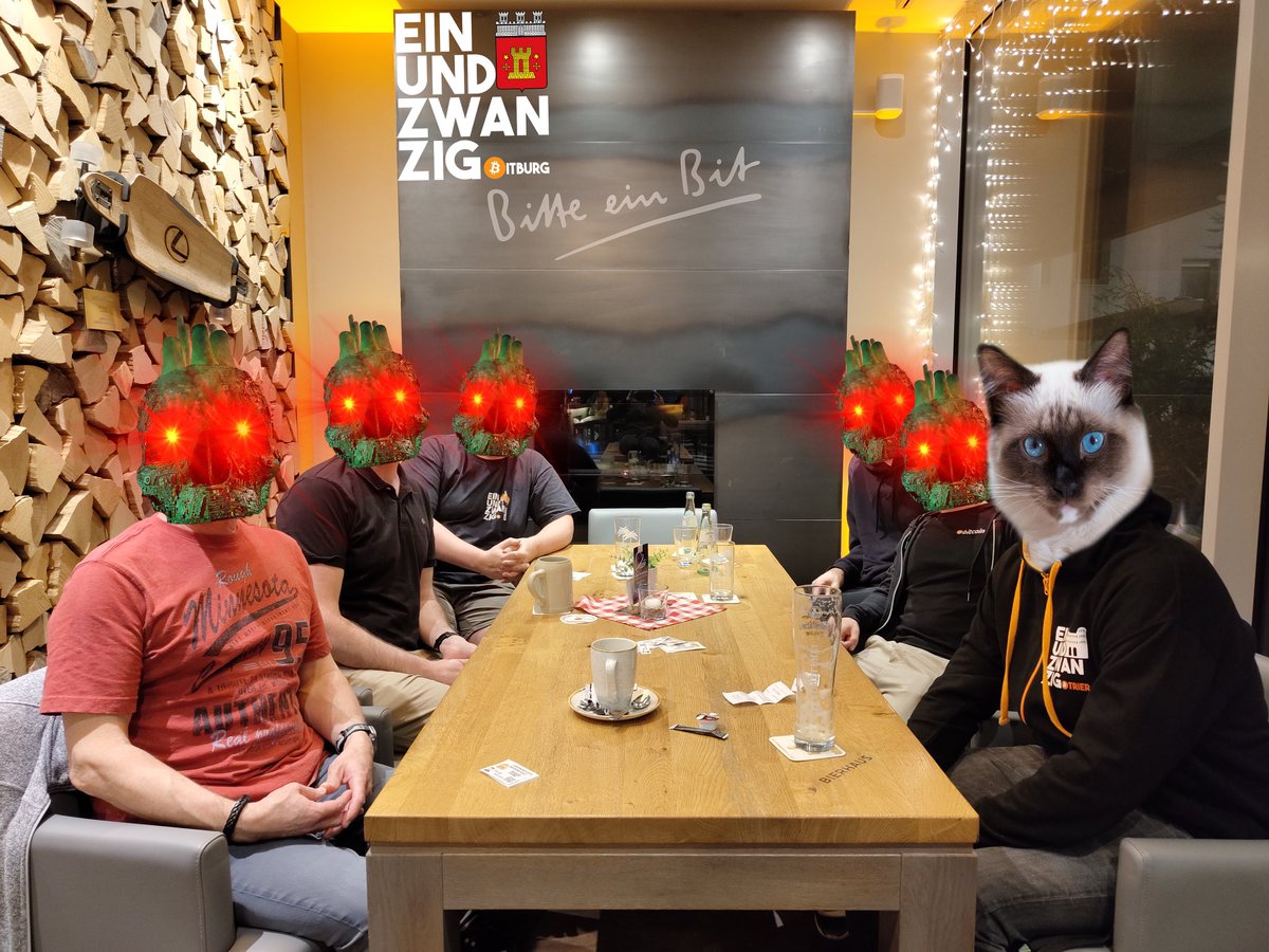 Am vergangenen Sonntag fand das 2. Meetup in Bitburg statt. Wir trafen uns in einer gemütlichen Runde von sechs Plebs im Bitburger Bierhaus und hatten einen sehr schönen Abend. 
Das Trinkgeld wurde in Sats bezahlt und mit Interesse angenommen 🙂.
#Einundzwanzig #meetup #Bitburg