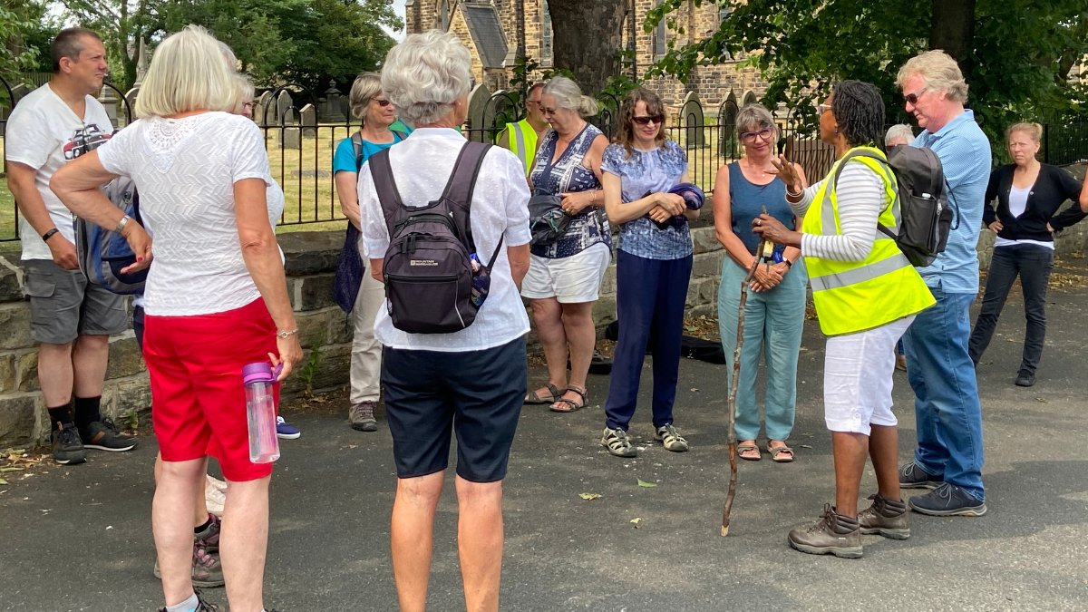 #WalkThisMay with a walk in the park, a round of golf or a session of walking football. It all helps to keep us active! 

Find out how to get involved 👇
kirkleestogether.co.uk/2023/05/09/sta…

#NationalWalkingMonth