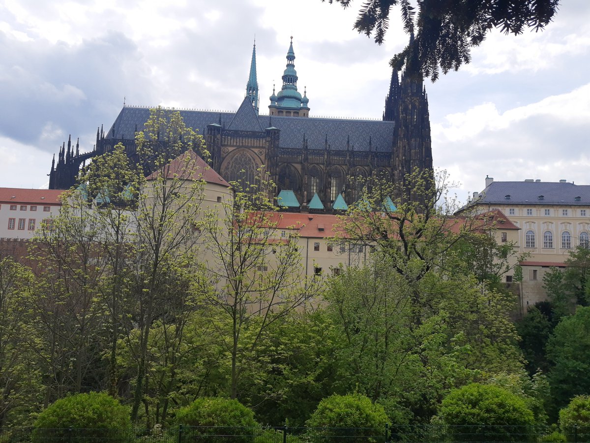 pamiechomeblog's tweet photo. #serce
Kijki, rower, spacer 3h w tygodniu?
Da się zrobić, to tylko 26 minut dziennie. Jak ktoś jest teraz w Pradze to polecam wypad na Hradczany. https://t.co/w5qIa3gjxI