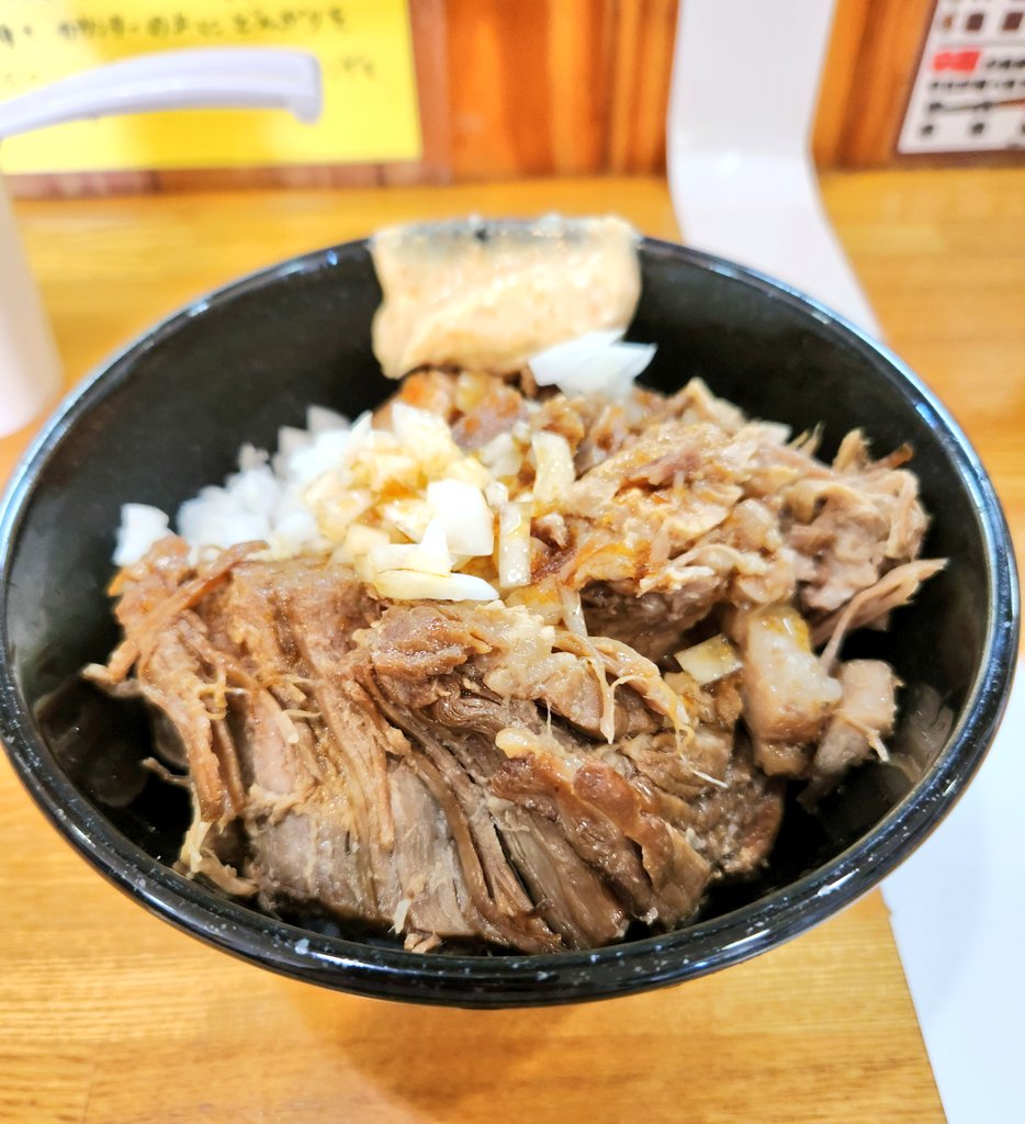 shobu_5151's tweet image. #中華そば136 #あぶらそば #油そば #大盛 #ほぐし豚 #バラ海苔 #鬼脂 #スープ割 #肉丼 #背脂煮干 #自家製麺 #東松山 
instagram.com/p/CsA23v5yw6q/…