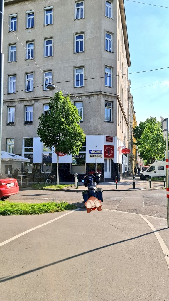 Ich dachte nur die #SUVs kennen die Ausmaße ihrer Fahrzeuge nicht...#harleydavidson Fahrer scheinbar auch nicht