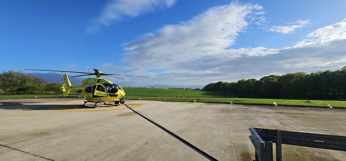 Good morning #YORKSHIRE 
I'll be your <a href="/YorkshireAirAmb/">Yorkshire Air Ambulance</a> Nostell pilot until 3pm (ish) today.
On shift with the legend that is <a href="/BerridgeSam/">Sam Berridge</a> 👍
You can just see his orange trousers if you look closely. He's not camera shy, just doing the refuel 😃