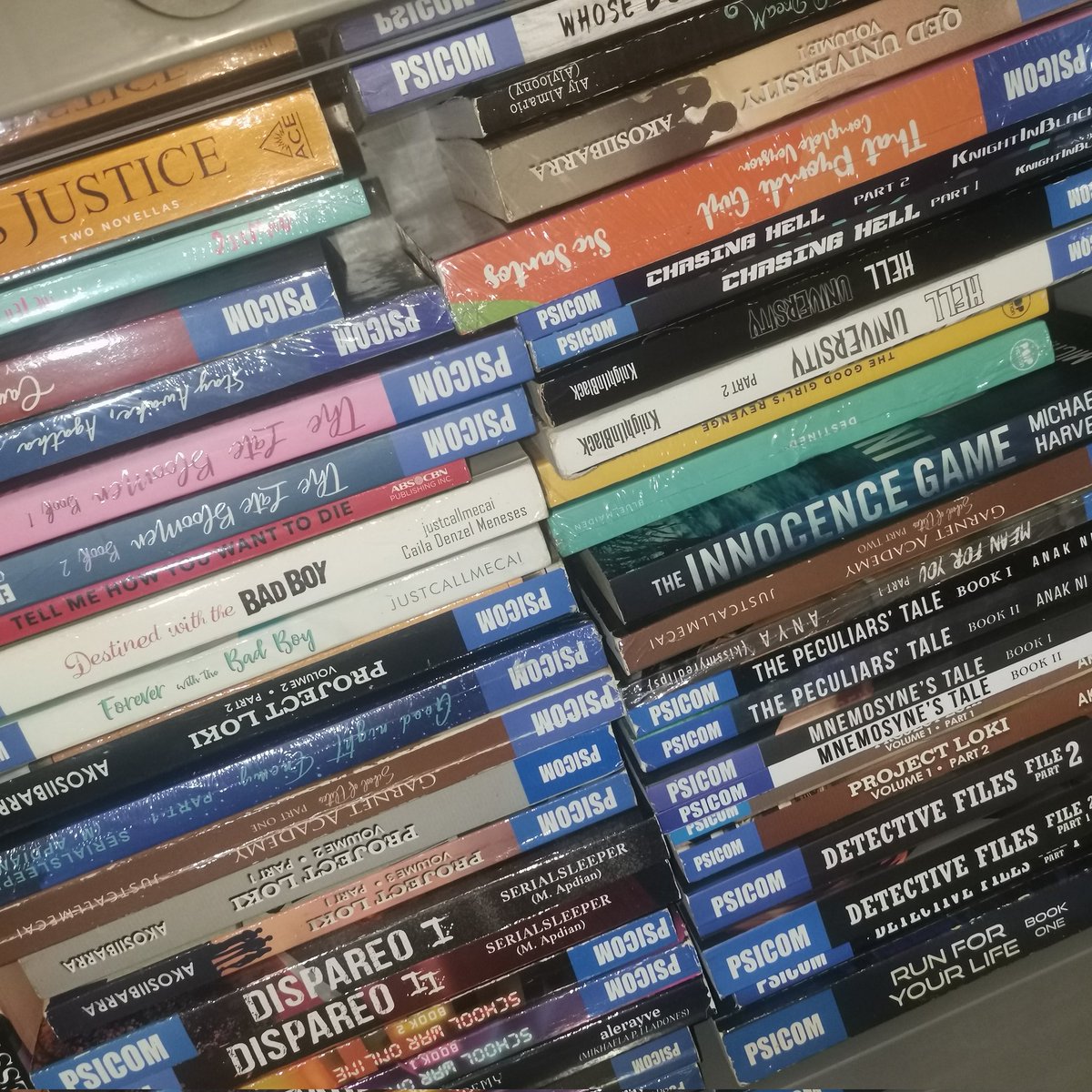 jmnwain's tweet photo. wts lfb fs wattpad books

এ prices are indicated on each picture 
rfs: need for school funds

— dm to claim
— can give discounts if getting all books 
— 3 days reservation but pref prio
— gcash mop

books for sale on thread below: https://t.co/mK0GHHG3Ah