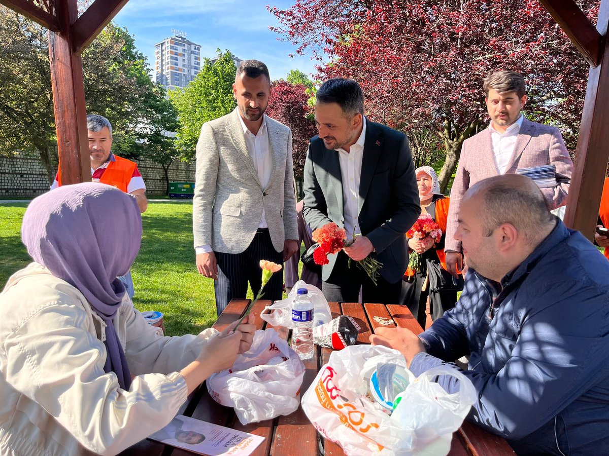 📍Merkez Mahallesi Hasbahçe Mesire Alanı

Ak Part İstanbul Milletvekili Adayımız <a href="/eminogluenes/">Dr. Enes Eminoğlu</a> İle Birlikte Kıymetli Komşularımızı Ziyaret Ederek Hasbihalde Bulunduk.

Yine Her Zaman ki Gibi Milletimiz <a href="/RTErdogan/">Recep Tayyip Erdoğan</a> Diyor.

<a href="/osmannnurika/">Osman Nuri Kabaktepe</a> <a href="/MevlutOztekin/">Mevlüt Öztekin</a> <a href="/DrSerkanCntrk/">Dr.Serkan Canturk</a>