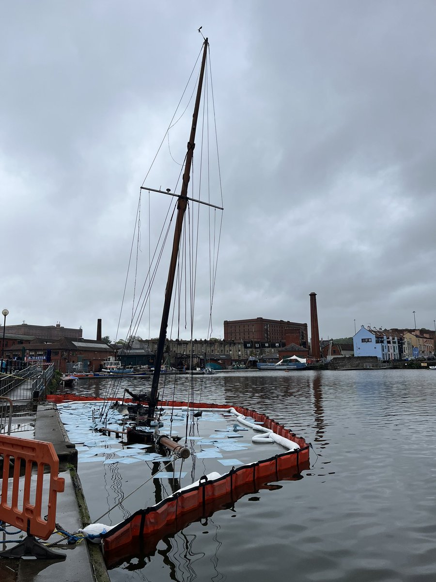 The historic Underfall Yard up in flames this weekend. What a devastating loss to the harbouside.  Article here includes details and fundraising links - to help boatbuilders and blacksmith whose businesses went up in smoke. So sad, I so hope the yard can be rebuilt.