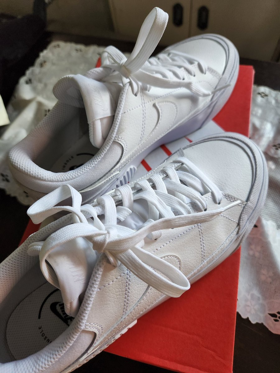 arielle_geybiii's tweet image. Selling this authetic Womens Nike Court Legacy lift.. 
 (see thread for details) 

#sellingph #forsaleph