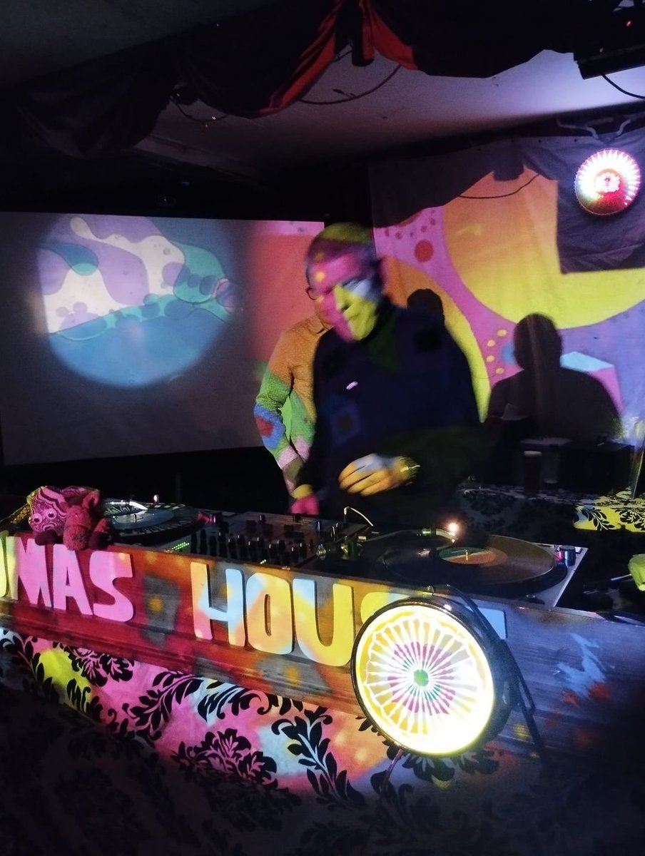 brandnewretro's tweet photo. Mindfuzz, the club that plays 60s psychedelic music, early garage, mod, freakbeat, funky prog, and weird glam is back this Saturday night at Thomas House, Dublin. 
https://t.co/XivXAhjW2D https://t.co/0rZJWoaI6L