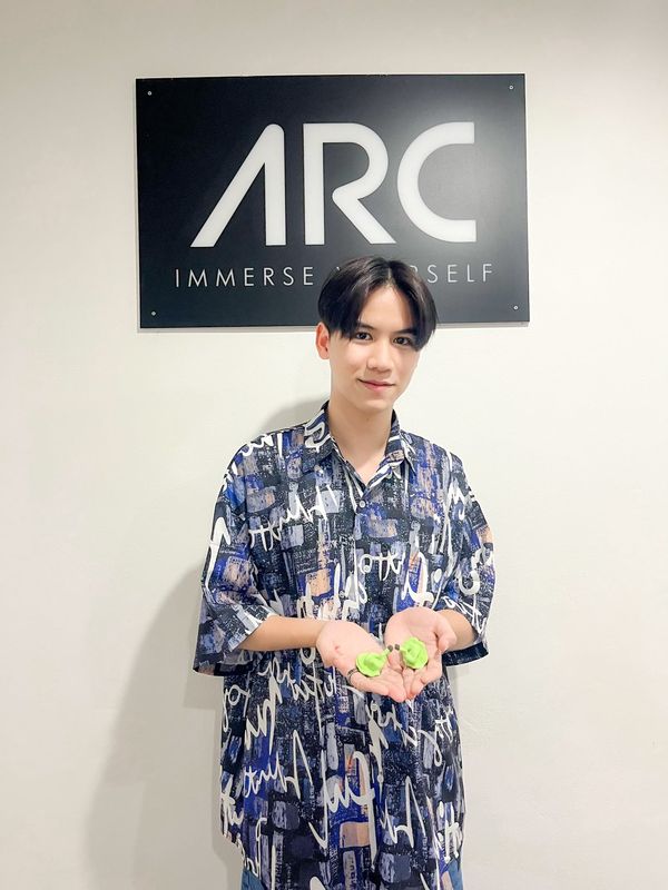fix_arc's tweet photo. custom in-ear monitor คู่แรกของน้อง @satangktp 
ตัวแรกก็จัดตัวท็อป รุ่น 6BA SARGAS เลย สุดยอด 👍
.
ล่าสุดได้เอาไปขึ้นโชว์ที่โอซาก้าเรียบร้อย
ขอบคุณ @SatangFamily ที่ไว้ใจให้ผมได้ดูแลครับ 
.
#satangks #satangktp #กระปุกของสตางค์ #ARCCustom https://t.co/0Nygbd0NOO