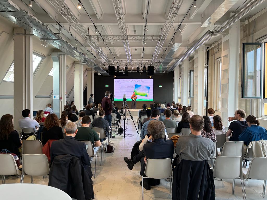 food_trails's tweet photo. ✨@food_trails #APM in #Milan Day 2⃣

🚀Today is the big #MatchmakingDay! We will get to know #startups &amp; #SMEs selected through the call for solutions "Sustainable Food Systems" &amp; their innovative solutions and services. 

▶ Watch the event live here: https://t.co/xpb0R0zIdg https://t.co/xgFM0g19Y4