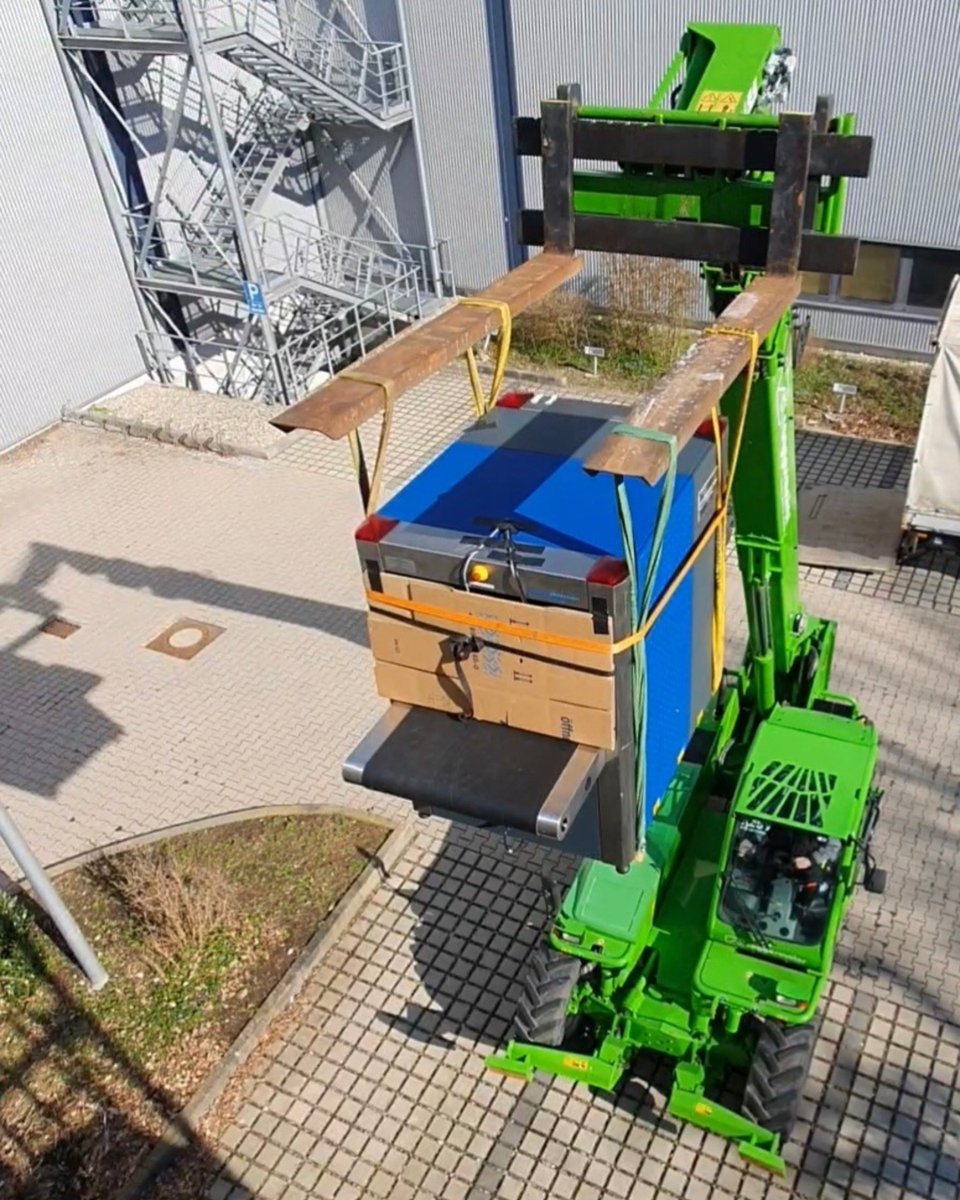 LabCampus (@labcampus) on Twitter photo Die #AirportAcademy als offizieller Trainingsanbieter des <a href="/MUC_Airport/">Munich Airport</a> bietet Schulungen und Trainings auch für externe Lernende an. Um das Angebot zu erweitern, hat die Academy ihren Standort verlegt und präsentiert sich nun im modernen und ansprechenden Gebäude des #LAB52. Die #AirportAcademy als offizieller Trainingsanbieter des <a href="/MUC_Airport/">Munich Airport</a> bietet Schulungen und Trainings auch für externe Lernende an. Um das Angebot zu erweitern, hat die Academy ihren Standort verlegt und präsentiert sich nun im modernen und ansprechenden Gebäude des #LAB52.