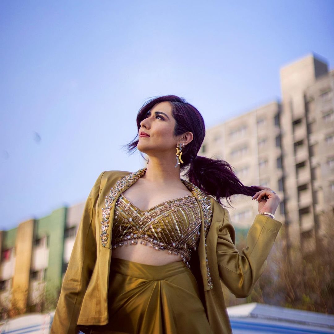 Fvq6F86aYAEi-ck?format=jpg&name=medium