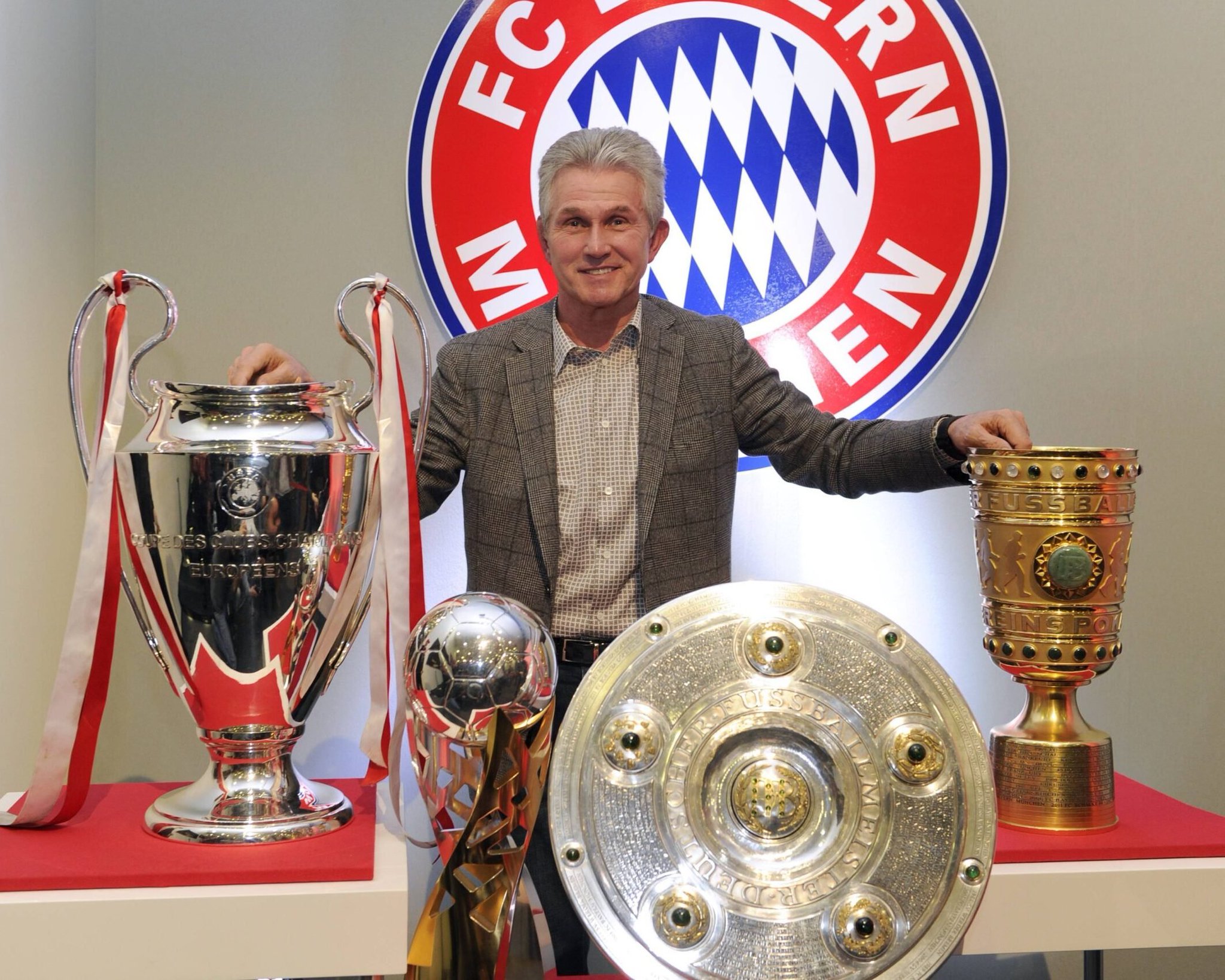 Happy birthday to the man who led Bayern Munich to the treble in 2013.   Jupp Heynckes turns 78 today!   