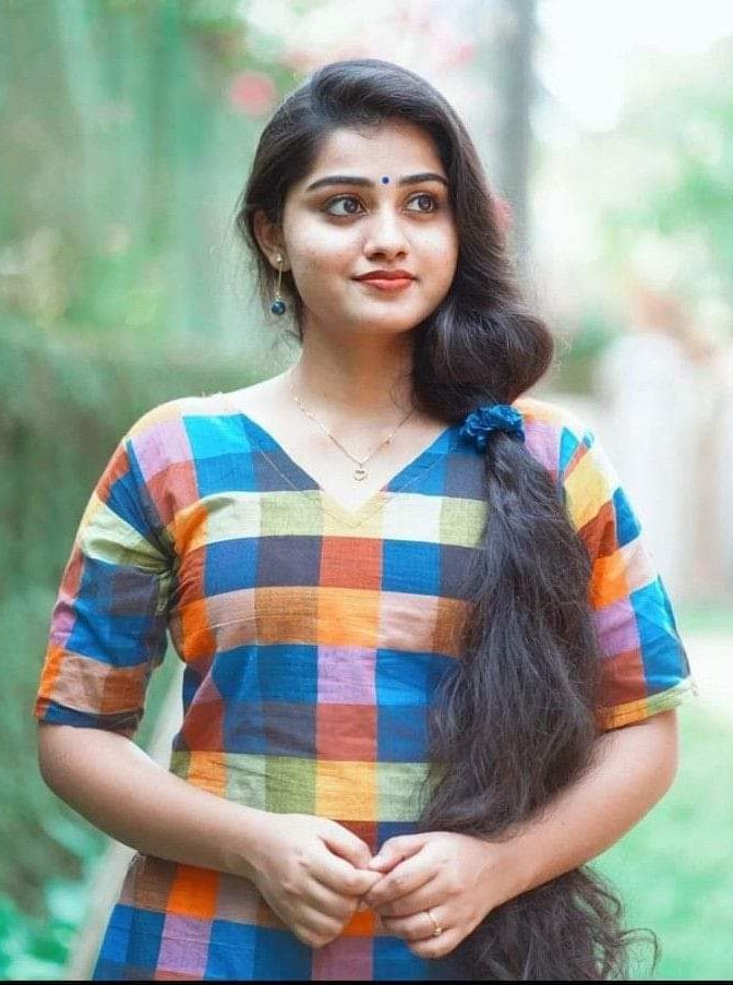 karuvachi_offcl's tweet image. சத்தமே இல்லாமல் நித்தமும் என்னை உன் மீது பித்து கொள்ள வைக்கிறாய் எப்படியோ...