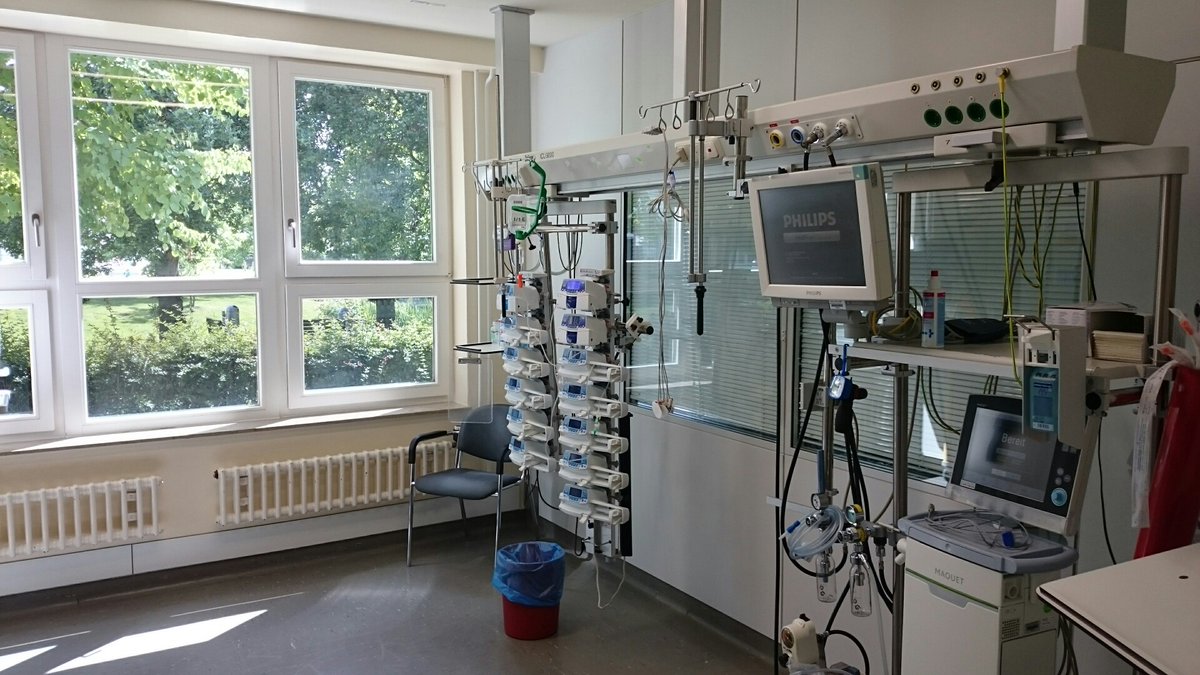GesundheitNord's tweet photo. #Multiprofessionelle #Pflegesymposium #Anästhesie, #Intensivstation und  Zentralen #Notfallaufnahme
Am 05.06.2023 findet das Pflegesymposium #AINS im #KlinikumLinksderWeser statt. 
Es sind noch Plätze frei.  
https://t.co/LL21ruFCSC
Wir freuen uns über zahlreiche Teilnahme. https://t.co/yXJFhI95Dh