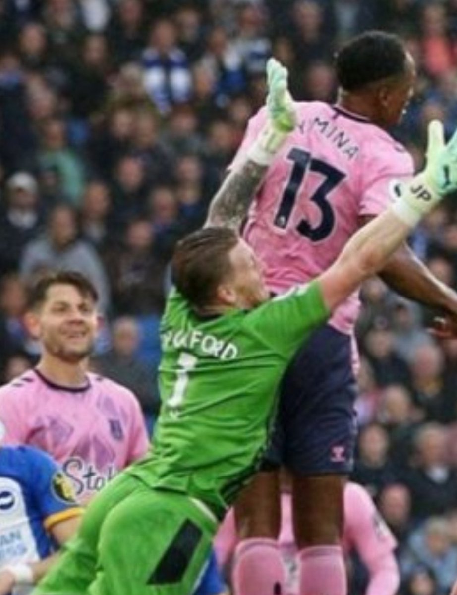 PeterJMacca's tweet photo. Find yourself someone who looks at you the way James Tarkowski looks at Yerry Mina https://t.co/yL4BMDx8qq