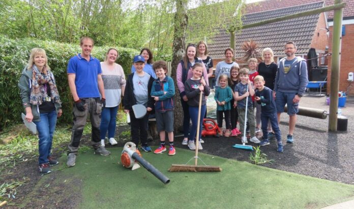 Over a dozen parents, teachers and local organisations went along to @MarkFirstSchool to help at a clean-up day to improve the school's facilities. Community spirit and support in action!

#community #rootedincommunity #schoolcommunity
