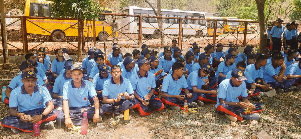 Ramkumar_AryaN's tweet photo. @25mpbnnccchhatr
@NccDteMPCG
#EBSB_NIC_CAMP
Our EBSB camp  is visited word heritage khajuraho or dhubela Swachhata mission They do well in upcoming debate competition of EBSB.
@HQ_DG_NCC https://t.co/ZCynLwphZC