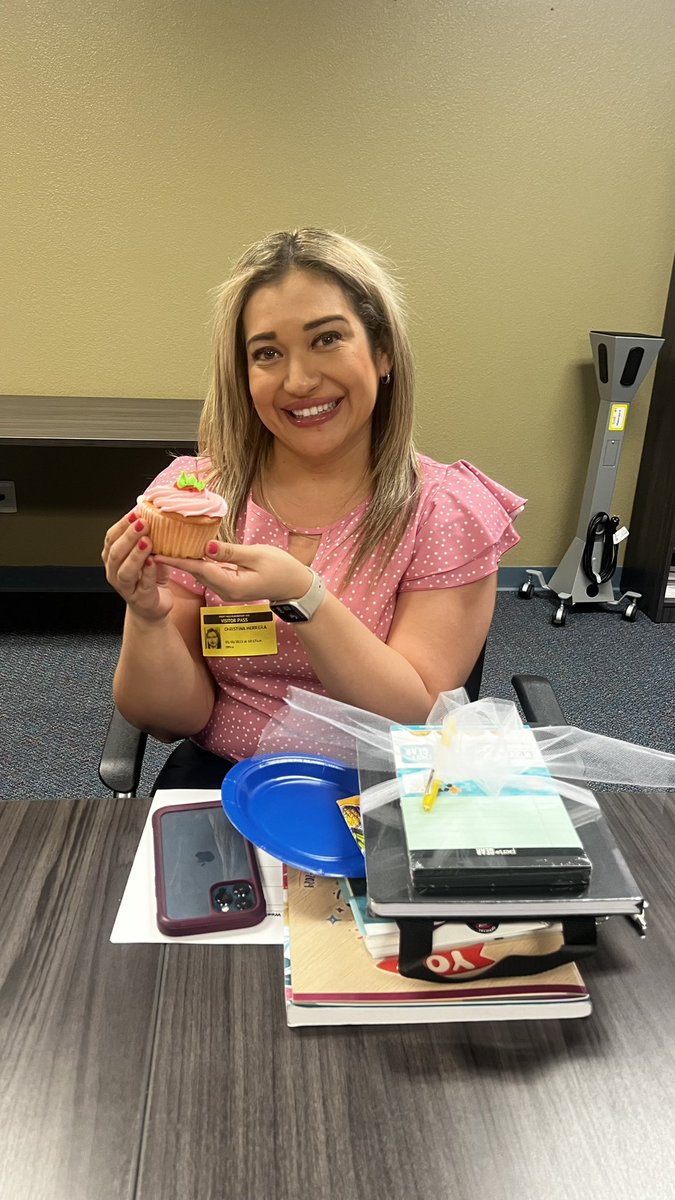 Meet our newest <a href="/DHE_Bobcats/">Desert Hills Elementary</a> Leadership Team Members! Welcome Miss Galindo our new Counselor and Mrs.Herrera our new ELAR coach! We are so excited to have you on our team!