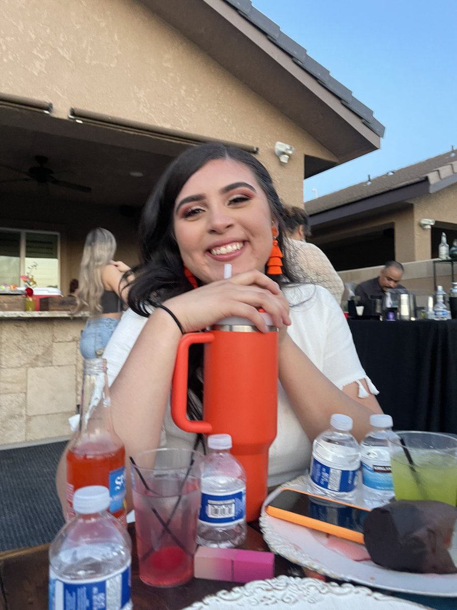 b_ggutierrez's tweet photo. my girl got a whole degree hotter this weekend #FPUGRADπ https://t.co/SLymp9Jn34