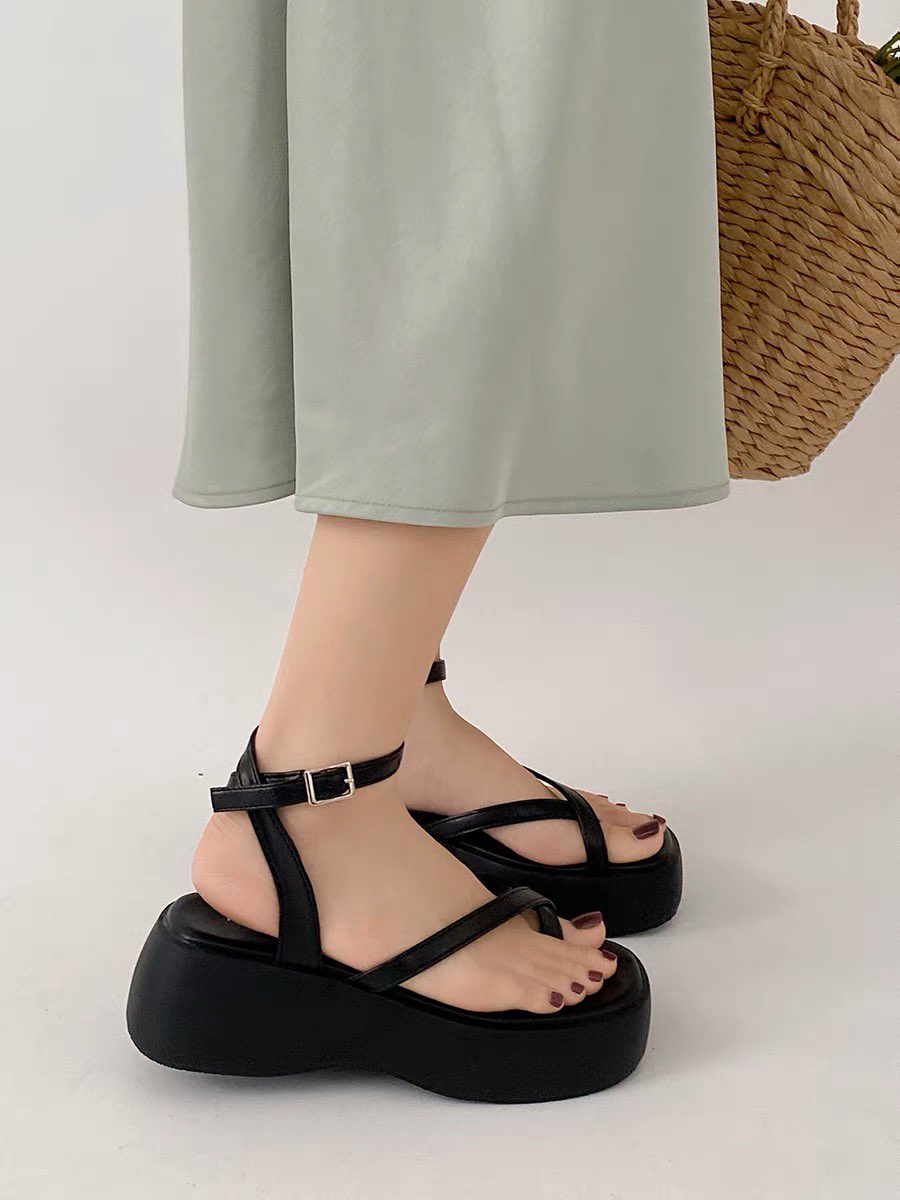 𝙿𝚛𝚎𝚘𝚛𝚍𝚎𝚛🌤️ รุ่นนี้สูง 4.5 ซม. น่ารักมากๆๆๆ มี 3 สี ดำ/ขาว/ยีนส์ ✨ ไซส์ 35-40
ราคา 330.-

•ᴥ• ใช้โค้ด BEAR ลด 5% ไม่มีขั้นต่ำ
🪁สั่งซื้อ shop.line.me/@gur5536b