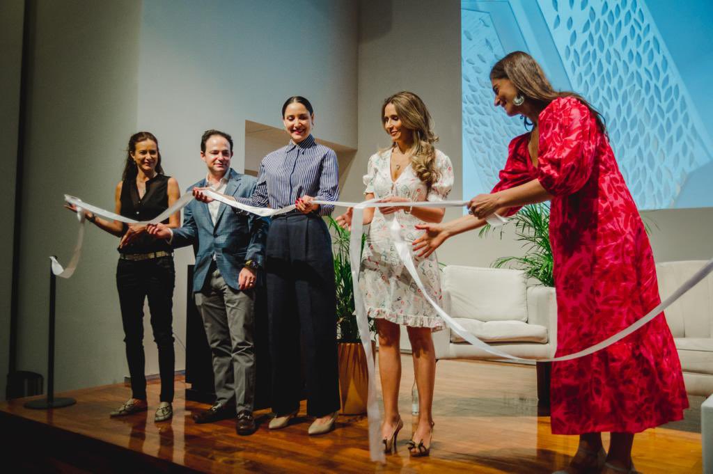ccurieldeicaza's tweet photo. Hoy se inauguraron las salas de realidad aumentada del @MuseoMyT con @labespalova #SharonZaga #IñigoFernandez y Mily Cohen. ¡Visiten el Museo! La tecnología en una de sus mejores versiones. https://t.co/ws1KrNVAfP