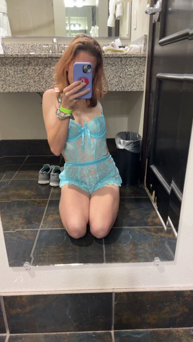 Snapchat sessions, dm me!! I also do sessions here!! #selling_content #selling_contents #contentcreation