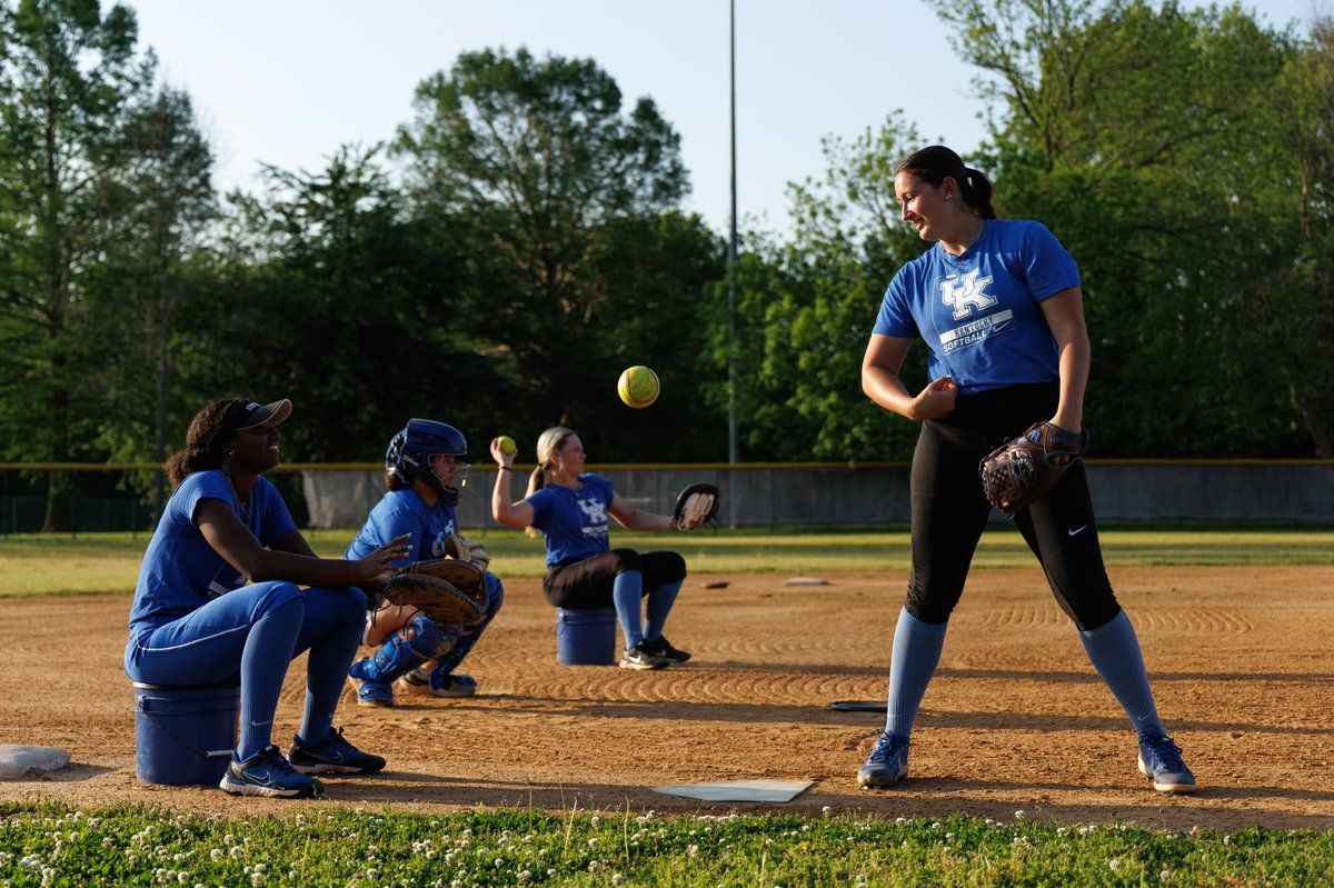 UKsoftball's tweet image. 📍 Fayetteville